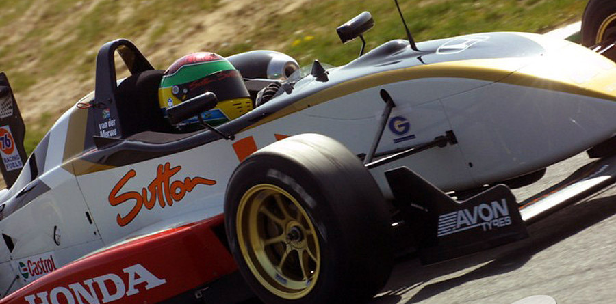 Van der Merwe sets Snetterton Friday fast time Van der Merwe sets Snetterton Friday fast time