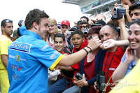 Stewart backs rising star Alonso Stewart backs rising star Alonso