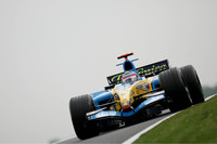 Alonso storms to pole for British GP Alonso storms to pole for British GP