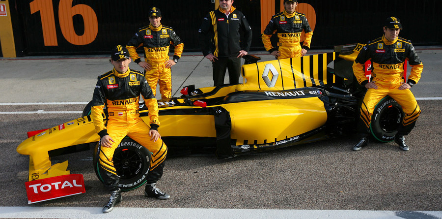 Renault debuts R30 at Circuit de Valencia Renault debuts R30 at Circuit de Valencia