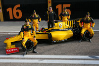 Renault debuts R30 at Circuit de Valencia Renault debuts R30 at Circuit de Valencia
