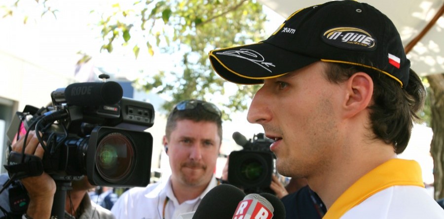 Kubica still 'part of Renault team' - Heidfeld Kubica still 'part of Renault team' - Heidfeld