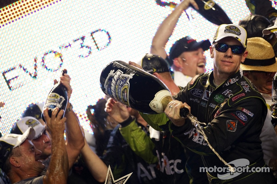 Victory lane: winner Carl Edwards, Roush Fenway Racing Ford celebrates