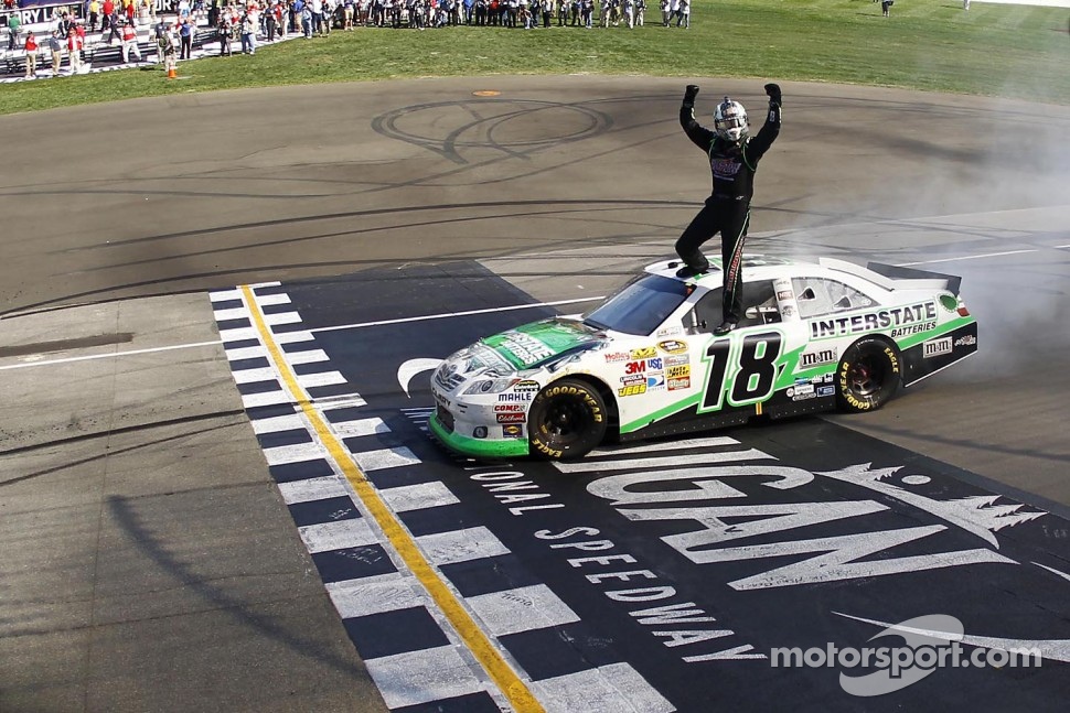 Race winner Kyle Busch, Joe Gibbs Racing Toyota