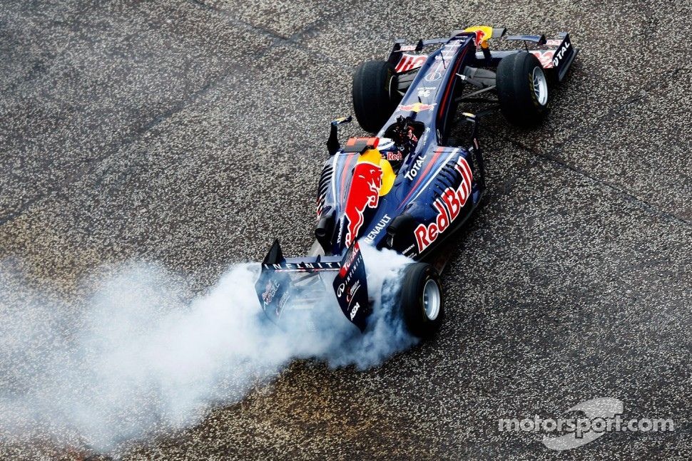 Mark Webber does donuts on the streets of Milton Keynes