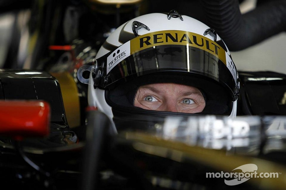 Kimi Raikkonen tests the 2010 Lotus Renault