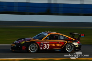 #30 MOMO/NGT Motorsport Porsche GT3: Jakub Giermaziak, Henrique Cisneros, Sean Edwards, Patrick Pilet