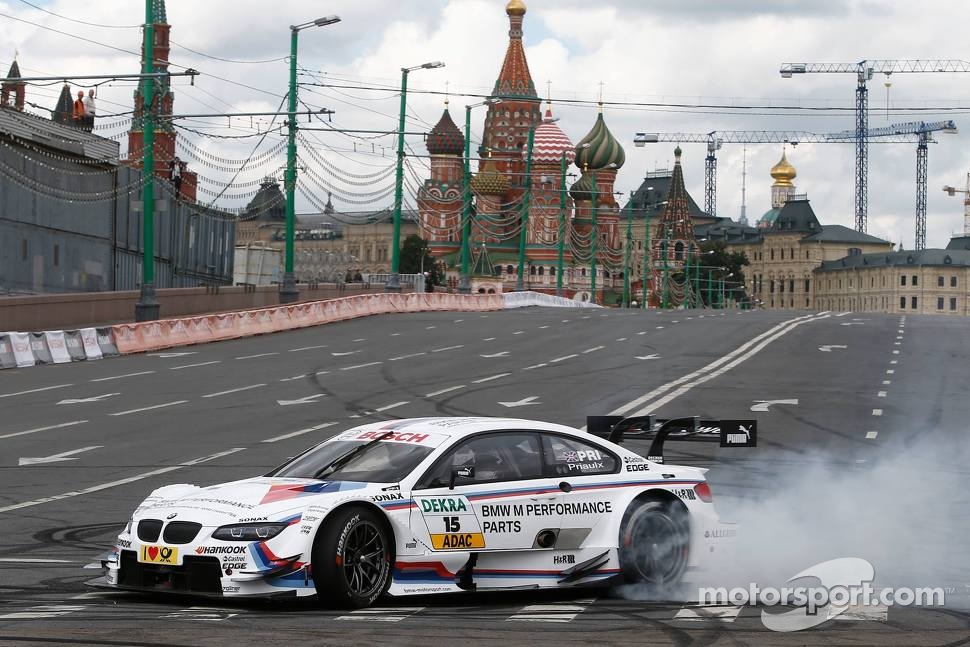 Andy Priaulx does a demonstration run in a BMW DTM
