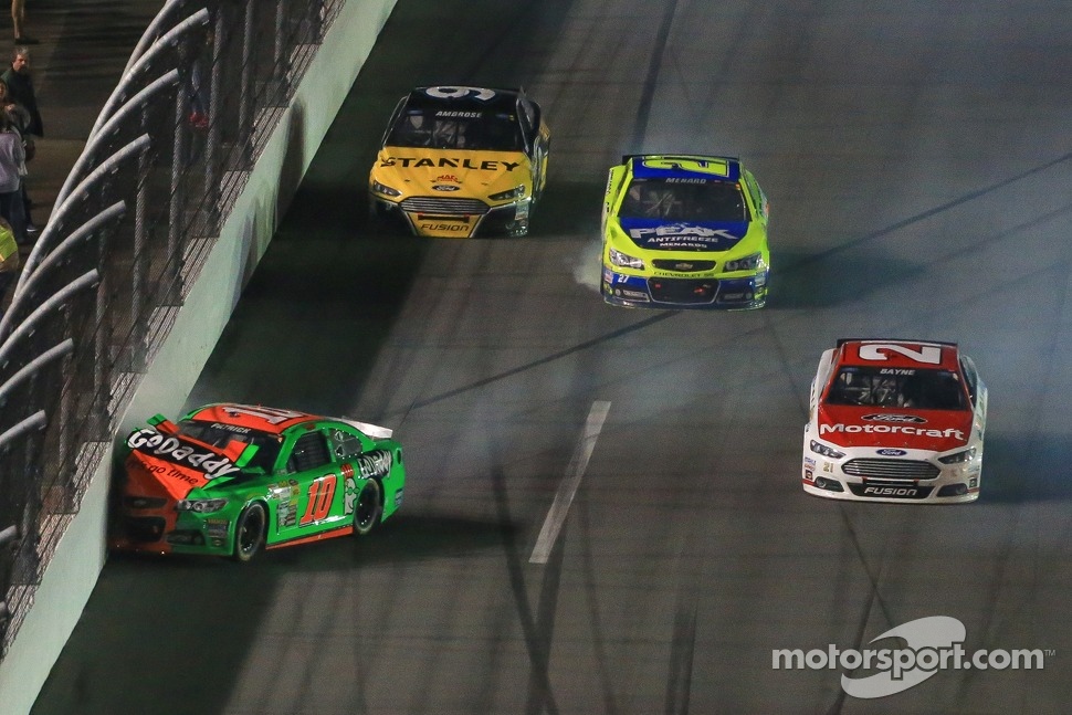 Danica Patrick, Stewart-Haas Racing Chevrolet crashes