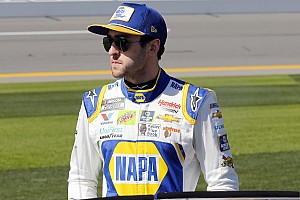 NAPA extends sponsorship of Hendrick driver Chase Elliott