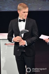 Ott Tanak recibe el premio al Piloto de Rally del Año