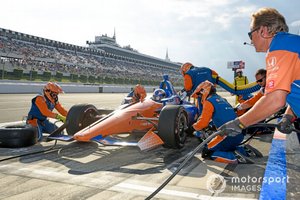 Scott Dixon, Chip Ganassi Racing Honda pit stop