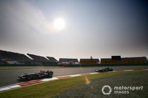 David Coulthard, Red Bull Racing Cosworth RB1, Felipe Massa, Sauber Petronas C24