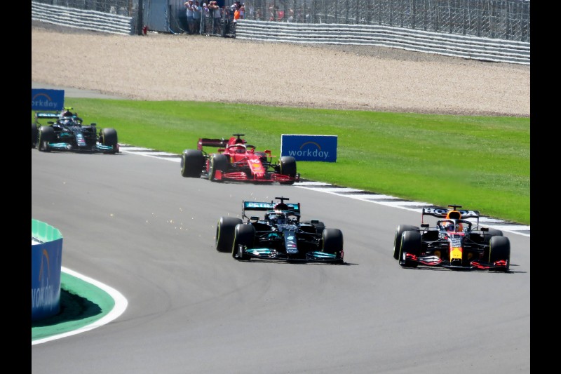 Lewis Hamilton Max Verstappen Mercedes Mercedes F1Red Bull Red Bull F1 ~Lewis Hamilton (Mercedes) und Max Verstappen (Red Bull) ~