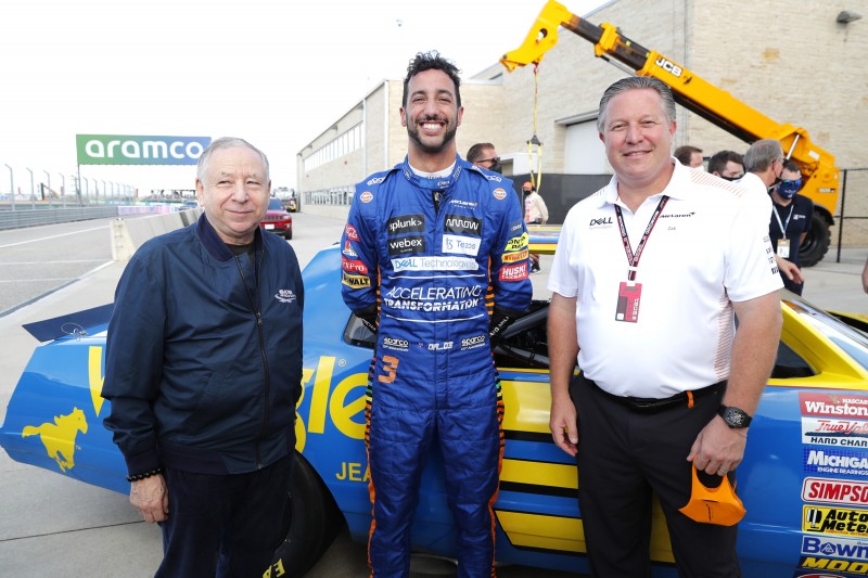Daniel Ricciardo Jean Todt Zak Brown McLaren McLaren F1 ~Daniel Ricciardo (McLaren), Jean Todt und Zak Brown ~