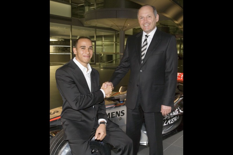 Lewis Hamilton Ron Dennis Fernando Alonso Mercedes Mercedes F1McLaren McLaren F1 ~Lewis Hamilton (Mercedes), Ron Dennis und Fernando Alonso (Alpine) ~
