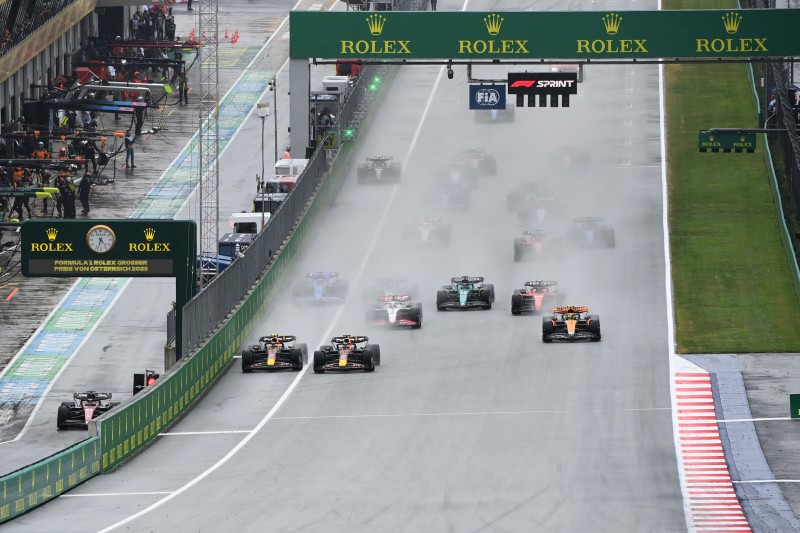 Max Verstappen Sergio Perez Nico Hülkenberg Lando Norris Red Bull Red Bull F1Haas Haas F1McLaren McLaren F1 ~Max Verstappen (Red Bull), Sergio Perez (Red Bull), Nico Hülkenberg (Haas) und Lando Norris (McLaren) ~ 