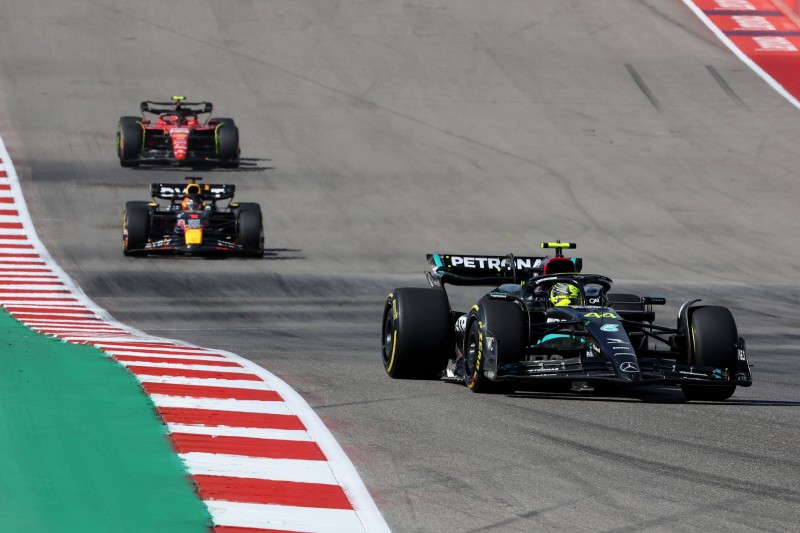 Lewis Hamilton Max Verstappen Carlos Sainz Ferrari Ferrari F1Mercedes Mercedes F1Red Bull Red Bull F1 ~Lewis Hamilton (Mercedes), Max Verstappen (Red Bull) und Carlos Sainz (Ferrari) ~ 