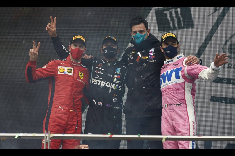 Sebastian Vettel Lewis Hamilton Toto Wolff Sergio Perez Ferrari Ferrari F1Mercedes Mercedes F1Racing Point Racing Point F1 ~Sebastian Vettel (Ferrari), Lewis Hamilton (Mercedes), Toto Wolff und Sergio Perez (Racing Point) ~