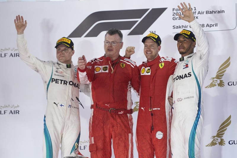 Valtteri Bottas Sebastian Vettel Lewis Hamilton Ferrari Scuderia Ferrari F1Mercedes Mercedes AMG Petronas Motorsport F1 ~Valtteri Bottas (Mercedes), Sebastian Vettel (Ferrari) und Lewis Hamilton (Mercedes) ~