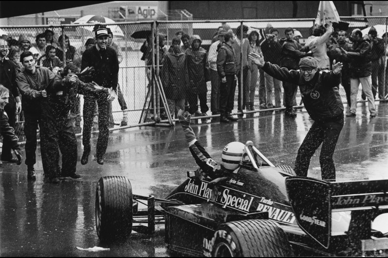 Lotus Lotus F1 Team F1 ~~