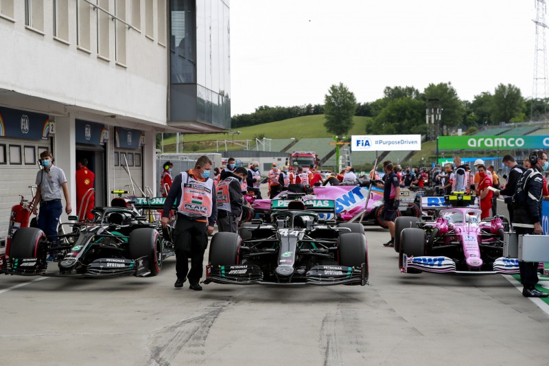 Valtteri Bottas Lewis Hamilton Lance Stroll Mercedes Mercedes F1Racing Point Racing Point F1 ~Valtteri Bottas (Mercedes), Lewis Hamilton (Mercedes) und Lance Stroll (Racing Point) ~