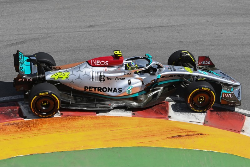 Lewis Hamilton (Mercedes W13) beim Training zum Formel-1-Rennen in Kanada 2022