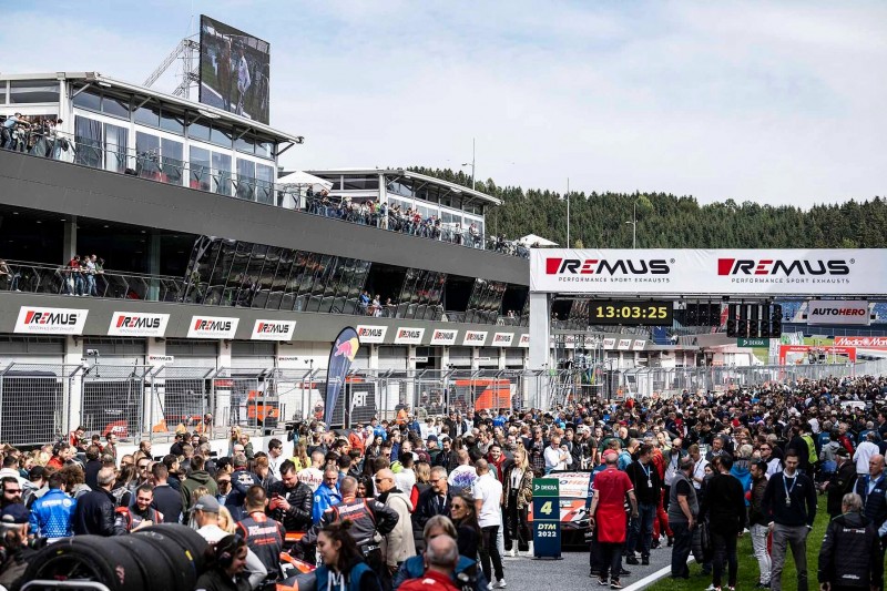 Fans beim Pitwalk bei der DTM Red Bull Ring powered by REMUS