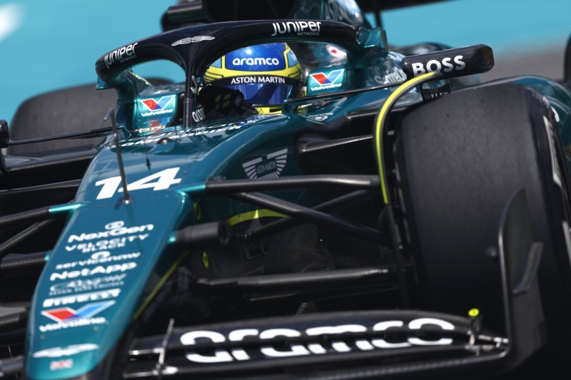 Fernando Alonso im Aston Martin AMR24 beim Formel-1-Training in Miami