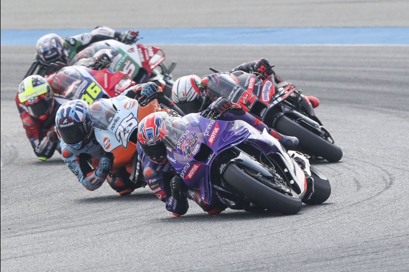 Kuriose Szene: Jack Miller musste die Verkleidung seiner Yamaha festhalten