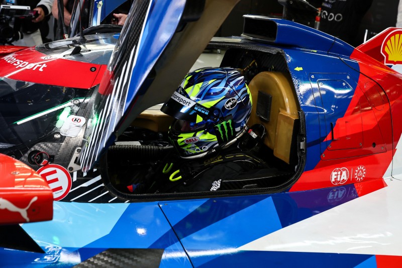 Valentino Rossi im BMW M Hybrid V8 beim WEC-Rookie-Test im November 2024 in Bahrain