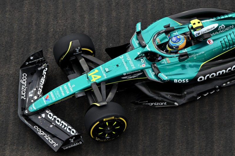 Fernando Alonso im Aston Martin AMR25 in Singapur 2025