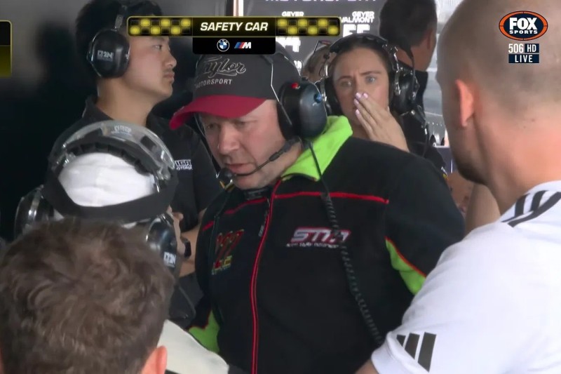 Barry Ryan stürmte nach dem Unfall die Box von Tigani Motorsport