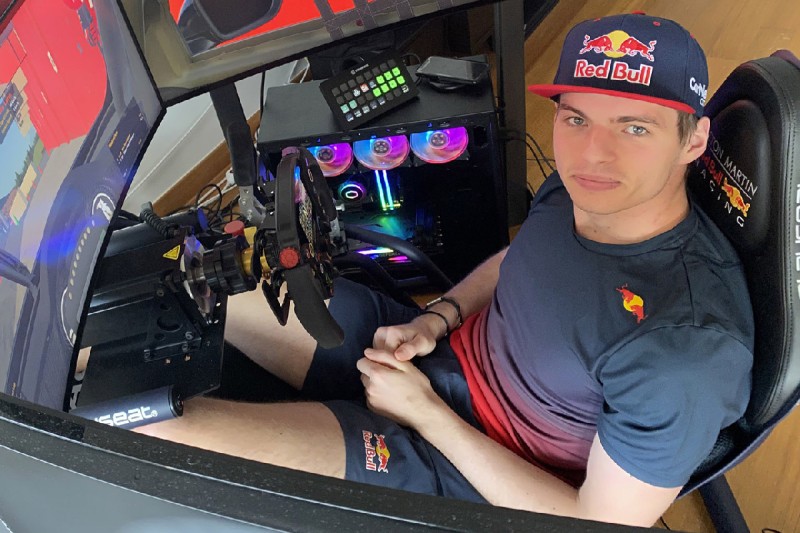 Max Verstappen in seinem Simulator in Monaco