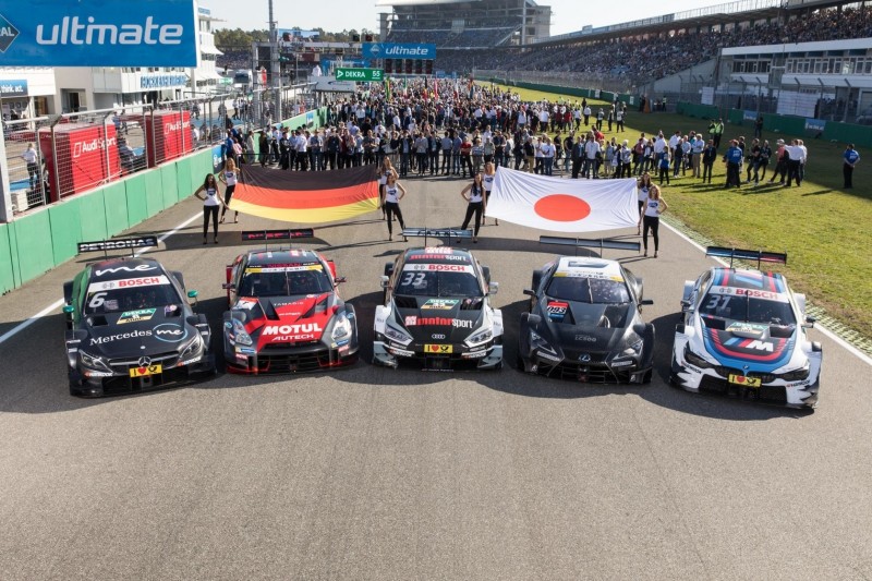 Robert Wickens, Rene Rast, Tom Blomqvist, Gerhard Berger, Super GT, Nissan, Toyota, Flagge