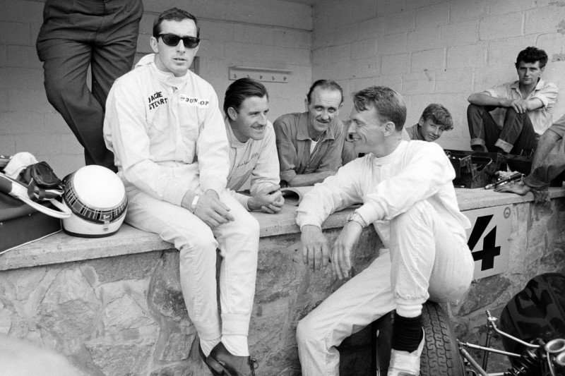 Jackie Stewart mit Graham Hill und Dan Gurney