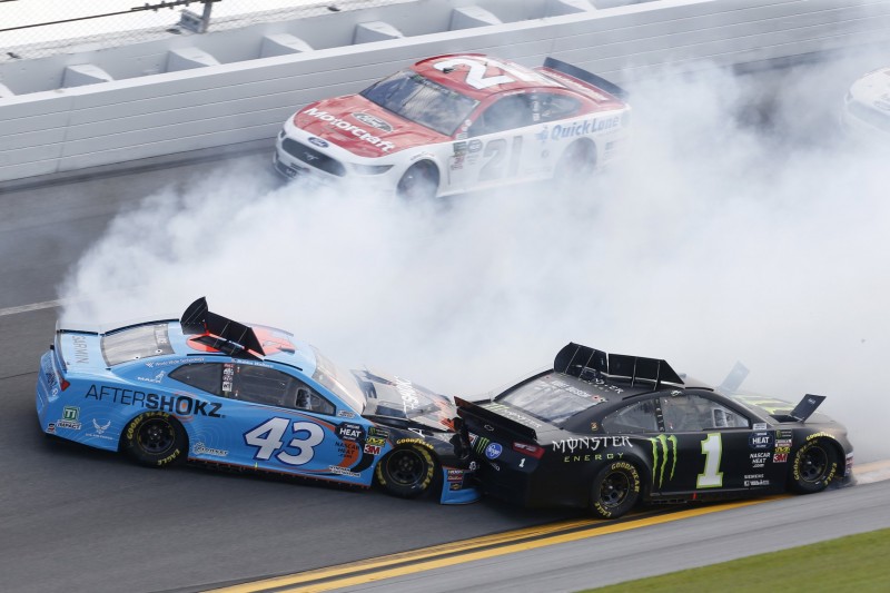 Kurt Busch, Darrell Wallace, Roof Flap