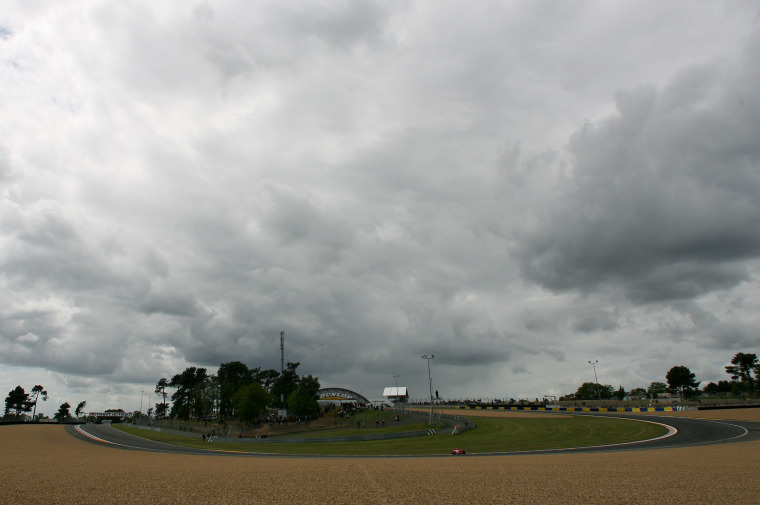 Dunkle Wolken über dem Bugatti-Circuit in Le Mans