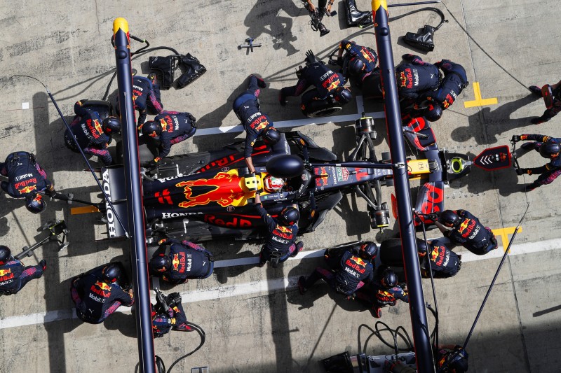 Boxenstopp von Sergio Perez bei Red Bull im Steiermark-Grand-Prix 2021 in Spielberg