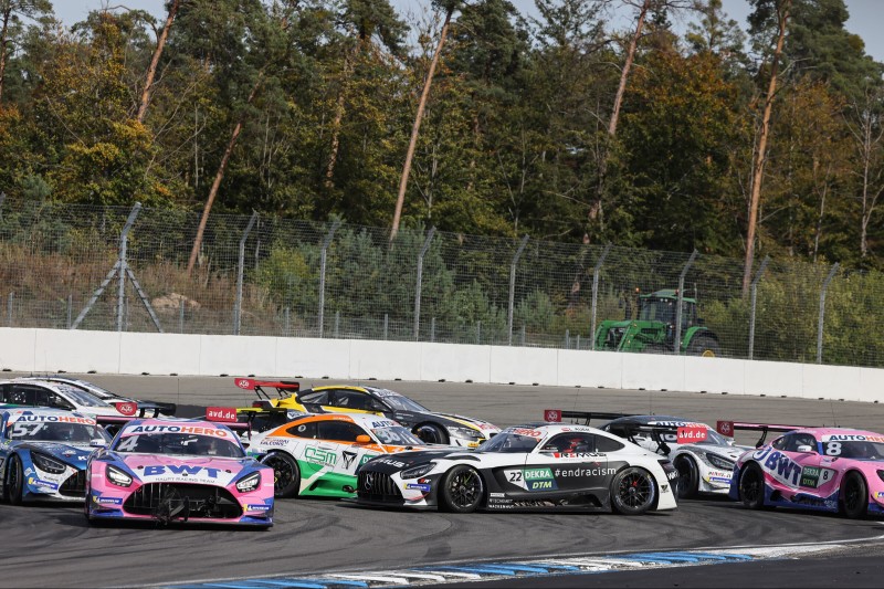 DTM-Crash am Hockenheimring: In der Spitzkehre kollidieren mehrere Autos