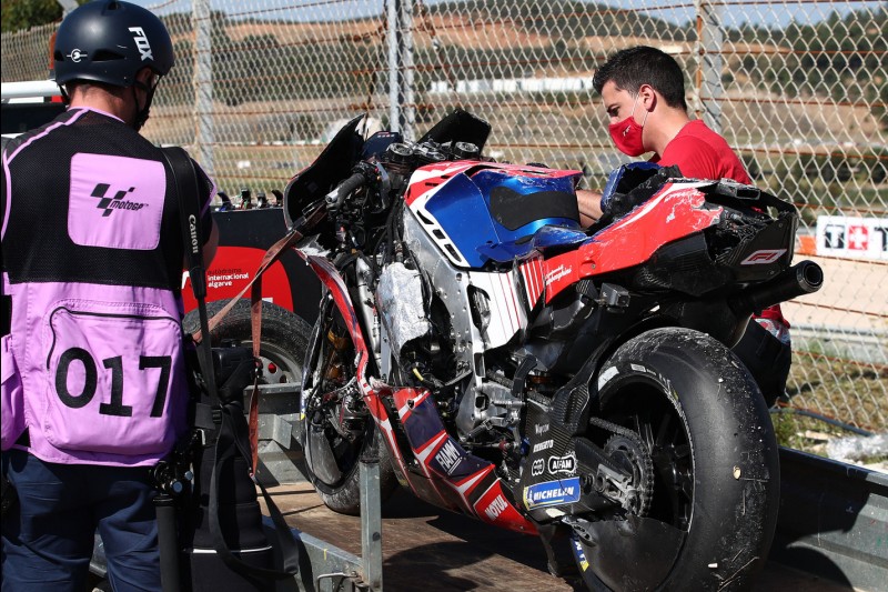 Bergung der Pramac-Ducati von Jorge Martin nach Sturz im FT3 zum GP Portugal in Portimao