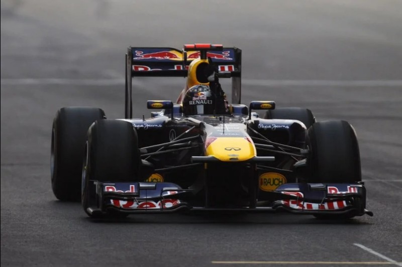 Sebastian Vettel im Red Bull RB7 der Formel-1-Saison 2011