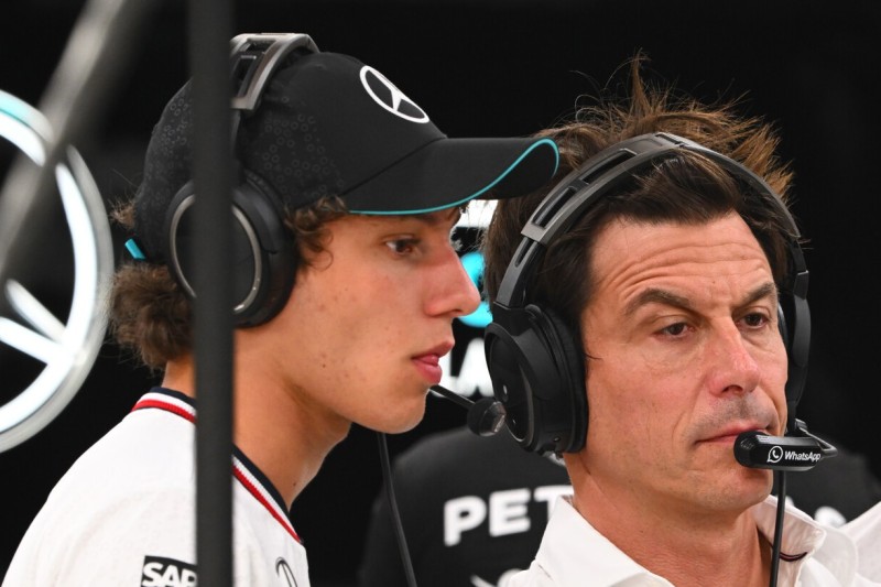 Kimi Antonelli, Toto Wolff