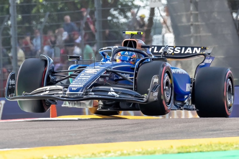 Williams, hier Sainz, schickt sich langsam wieder an, Luftsprünge zu machen