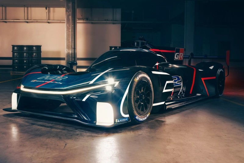 Der Toyota GR LH2 wird bereits mit Flüssigwasserstoff betankt