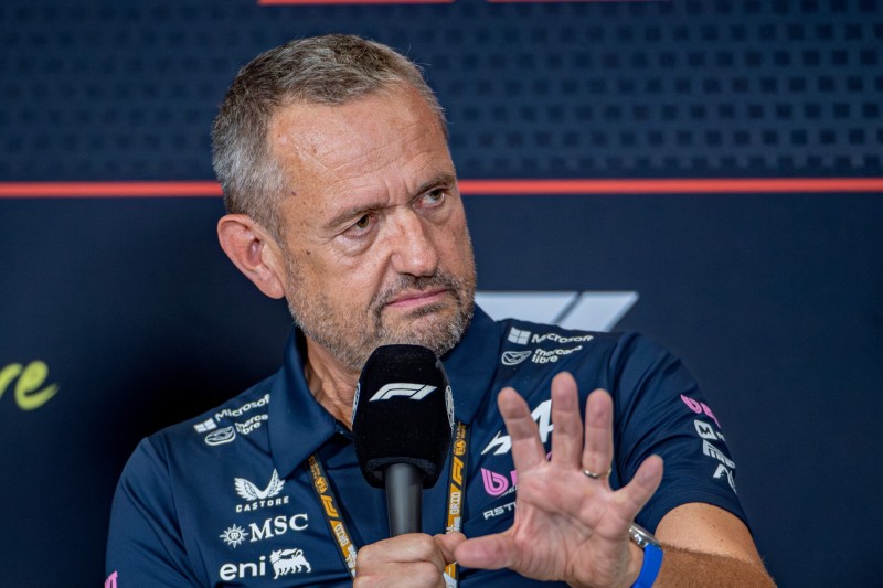 Steve Nielsen é o novo homem forte na sede da equipe em Enstone