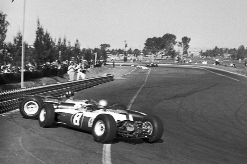 Graham Hill und Lorenzo Bandini kollidierten beim Mexiko-GP 1964