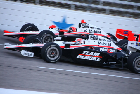Ryan Briscoe i Helio Castroneves | Fot. Dan Helrigel