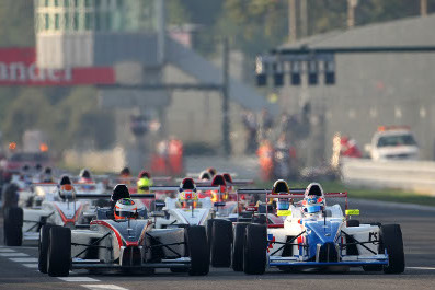 Start na Monzy | Fot. BMW