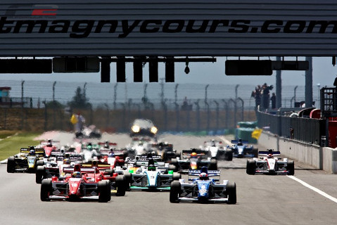 Start w Magny-Cours | Fot. James Beaver
